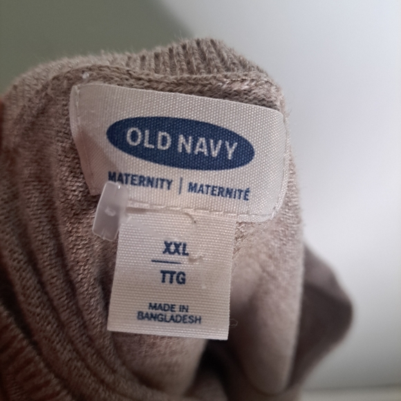 Maternity LOT Size Medium-Large - Picture 4 of 12